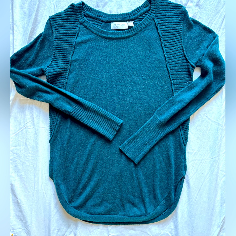 Emerald green long sleeve sweater. Size XS